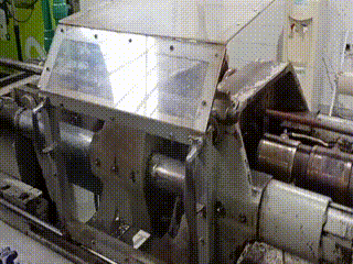 Inyectora semiautomática en funcionamiento